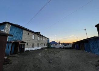 Продам трехкомнатную квартиру, 41.4 м2, село Исетское, улица 50 лет ВЛКСМ, 32