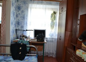 Трехкомнатная квартира на продажу, 44 м2, посёлок городского типа Безенчук, Советская улица
