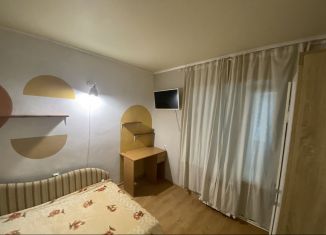 Сдача в аренду 2-ком. квартиры, 32 м2, Ялта, Пироговская улица, 15