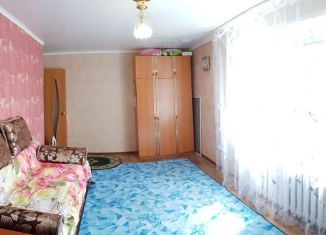 Продаю комнату, 32 м2, Азнакаево, улица Тукая, 1