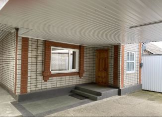 Продаю дом, 200 м2, поселок Эркен-Шахар, Ключевая улица