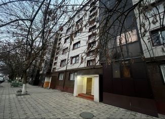 Продается 3-комнатная квартира, 65 м2, Аргун, улица А.А. Кадырова, 99