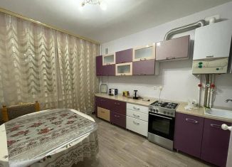 Сдам 2-ком. квартиру, 60 м2, Казань, улица Энергетиков, 14, Московский район