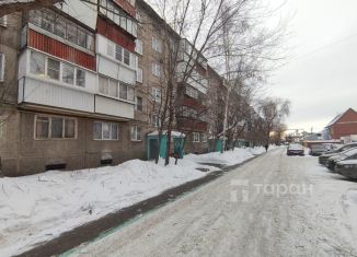 Продается 1-комнатная квартира, 32.7 м2, Челябинск, улица Дзержинского, 83