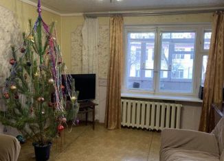 Продам трехкомнатную квартиру, 58 м2, Энгельс, Одесская улица, 83