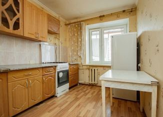 Сдается в аренду двухкомнатная квартира, 49 м2, Наро-Фоминск, улица Пешехонова, 1