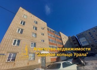 Продается 2-комнатная квартира, 50.1 м2, Свердловская область, улица Матвеева, 40
