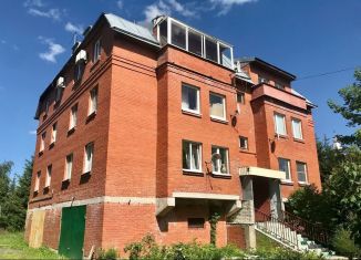 Продается 3-комнатная квартира, 79.3 м2, Петергоф, улица Войкова, 41