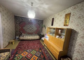 Двухкомнатная квартира на продажу, 43.5 м2, Мурманск, улица Беринга, 11