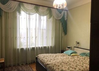 Продаю 3-комнатную квартиру, 74 м2, Каменск-Шахтинский, проспект Карла Маркса, 39