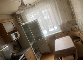 Двухкомнатная квартира в аренду, 58 м2, Челябинская область, улица 8 Марта, 132