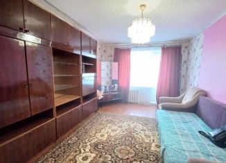 Продаю 2-комнатную квартиру, 45 м2, Старая Русса, улица Тахирова, 16