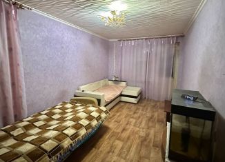 Продаю 1-комнатную квартиру, 35 м2, Рыбное, Большая улица, 12