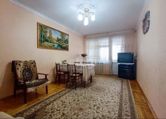 Продаю трехкомнатную квартиру, 57.9 м2, Нальчик, улица Калмыкова, 251, район Дубки