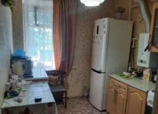 Сдаю в аренду 2-ком. квартиру, 52 м2, Клинцы, Краснознамённая улица, 12