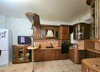 Продаю трехкомнатную квартиру, 106 м2, Ессентуки, Советская улица, 11