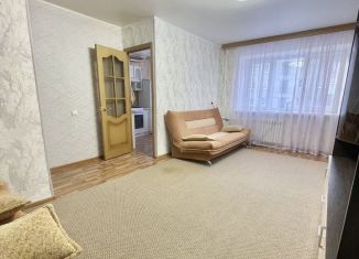 Сдаю в аренду 2-ком. квартиру, 43 м2, Новомосковск, улица Бережного, 5