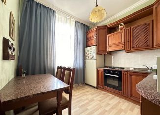 Сдам 5-ком. квартиру, 100 м2, Москва, Нижегородская улица, 5