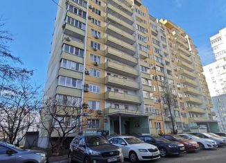 Сдается в аренду 3-ком. квартира, 94 м2, Краснодарский край, 9-я Тихая улица, 23