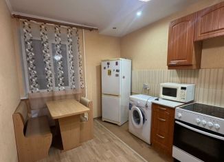 Сдам в аренду 1-комнатную квартиру, 44 м2, Тюменская область, Таврическая улица, 9Б