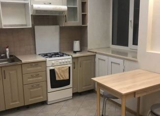 Сдам в аренду 2-ком. квартиру, 43 м2, Пермский край, улица Газеты Звезда, 44А