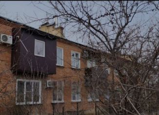 Продам 3-ком. квартиру, 48 м2, Лабинск, Революционная улица, 284