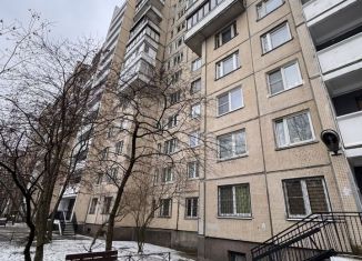 Продам 3-комнатную квартиру, 71.6 м2, Санкт-Петербург, улица Передовиков, 11к1, муниципальный округ Пороховые