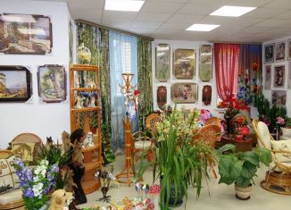 Сдача в аренду торговой площади, 120 м2, Гатчина, улица Хохлова, 8