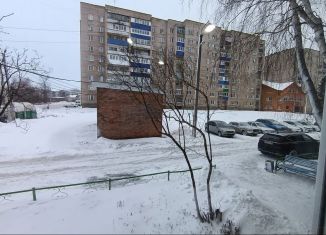 Продаю 3-комнатную квартиру, 52 м2, Ишимбай, улица Чкалова, 5