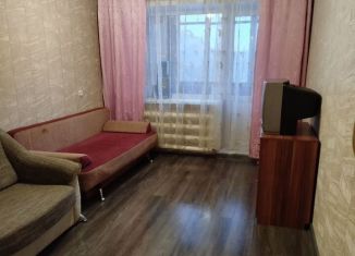 Сдается в аренду 2-ком. квартира, 45 м2, Каменск-Уральский, Каменская улица, 42