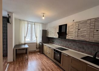 Продается 3-ком. квартира, 82 м2, Екатеринбург, улица Анатолия Мехренцева, 3, метро Чкаловская