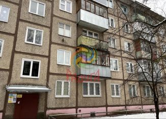 Продается 3-комнатная квартира, 58 м2, Иваново, улица Кудряшова, 107