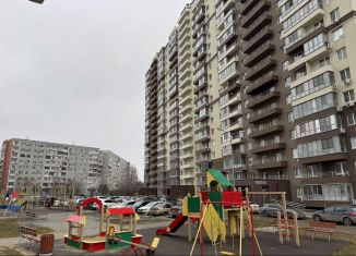 Продается 1-комнатная квартира, 42 м2, Волгоград, улица Расула Гамзатова, 21, Дзержинский район