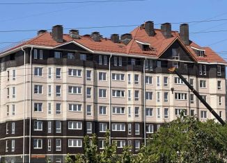 Продам 4-комнатную квартиру, 98.8 м2, Волгоград, улица Покрышкина, 2