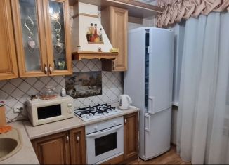 Продажа трехкомнатной квартиры, 63 м2, Балаково, Трнавская улица, 36