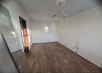 Продается 2-ком. квартира, 44 м2, Тобольск, 7-й микрорайон, 20