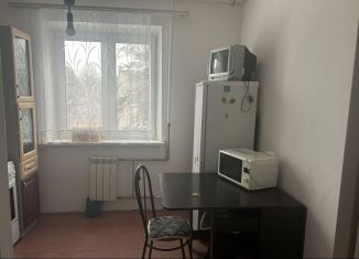 Сдается в аренду 2-комнатная квартира, 60 м2, Дзержинск, улица Гайдара, 3