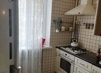 Сдам 3-комнатную квартиру, 50 м2, Краснодарский край, Комсомольский проспект, 93