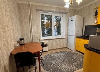 Продается 1-комнатная квартира, 38 м2, Тюмень, улица Мельникайте, 136