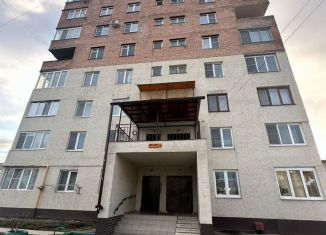 Продаю трехкомнатную квартиру, 85 м2, Владикавказ, улица Цоколаева, 20, 9-й микрорайон