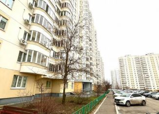 Продается однокомнатная квартира, 37 м2, Курск, проспект Вячеслава Клыкова, 13