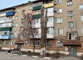 Продам 1-комнатную квартиру, 30 м2, Энгельс, Волжский проспект, 47