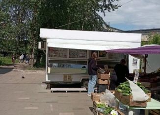 Сдается в аренду торговая площадь, 10 м2, Киров, Октябрьский проспект, 16А