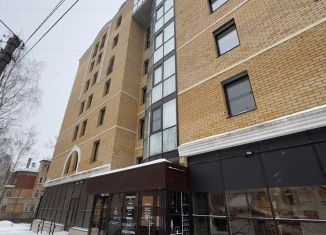 Торговая площадь на продажу, 10.2 м2, Киров, улица Молодой Гвардии, 42А