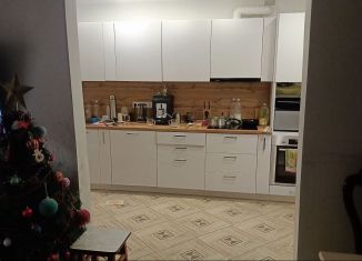 Продаю 4-ком. квартиру, 76 м2, Тюмень, улица Шишкова, 84, Центральный округ