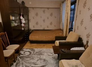 Сдаю 1-ком. квартиру, 48 м2, Сочи, улица Роз, 31