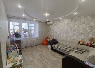 Продажа 2-комнатной квартиры, 50 м2, Альметьевск, улица Гафиатуллина, 2