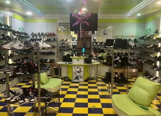 Продаю торговую площадь, 55 м2, Можга, улица Наговицына, 86