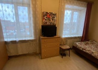 Продаю 3-ком. квартиру, 77 м2, Санкт-Петербург, Стрельбищенская улица, 30