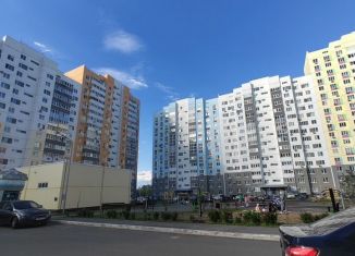 Продажа 3-ком. квартиры, 83 м2, Оренбург, улица Братьев Хусаиновых, 6, ЖК Акварель